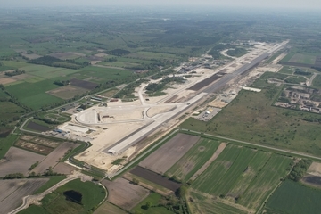 Baustelle des Flugplatzes Wittmundhafen von oben